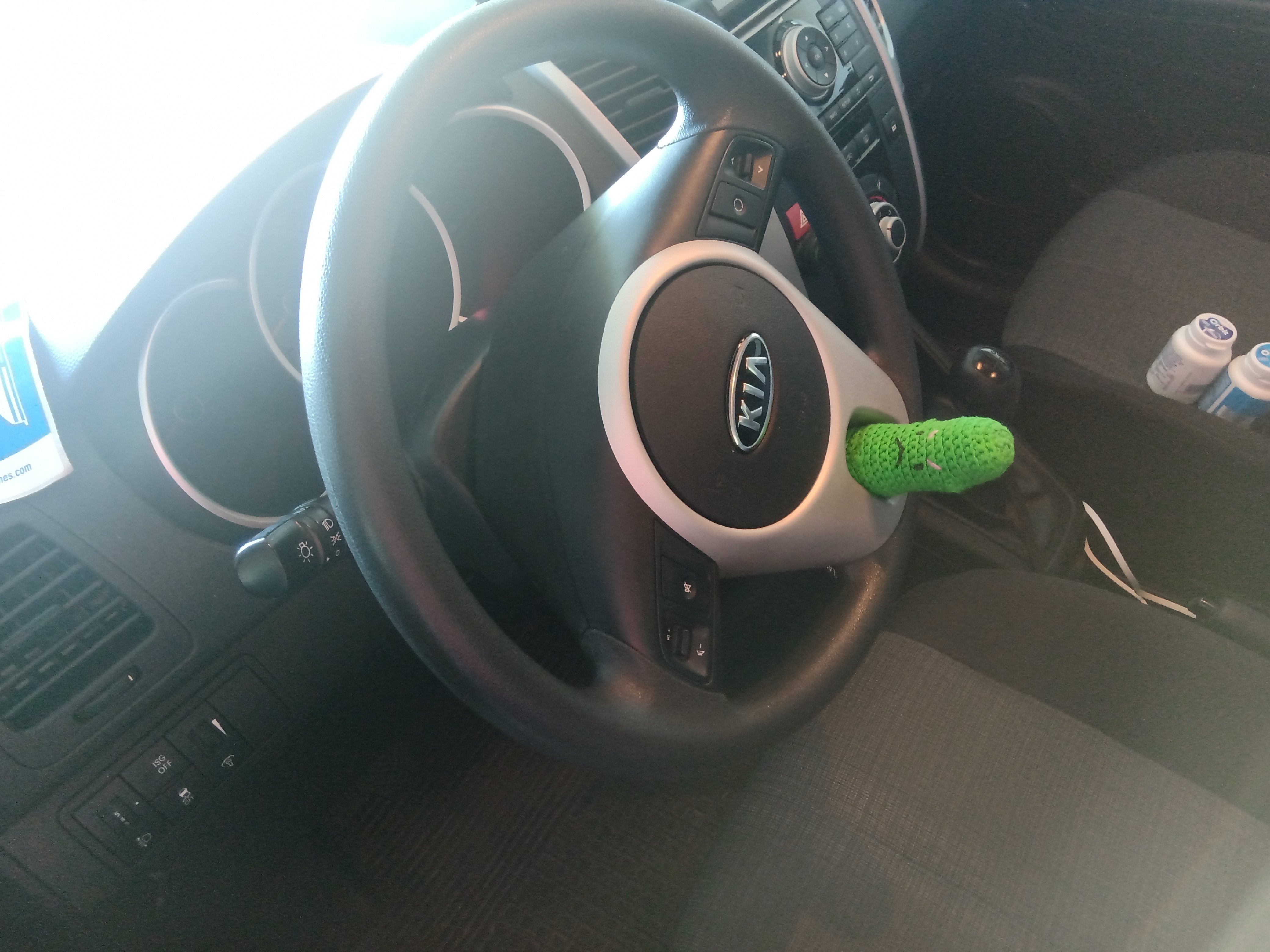Efkonstantin hat ein Auto gestohlen.